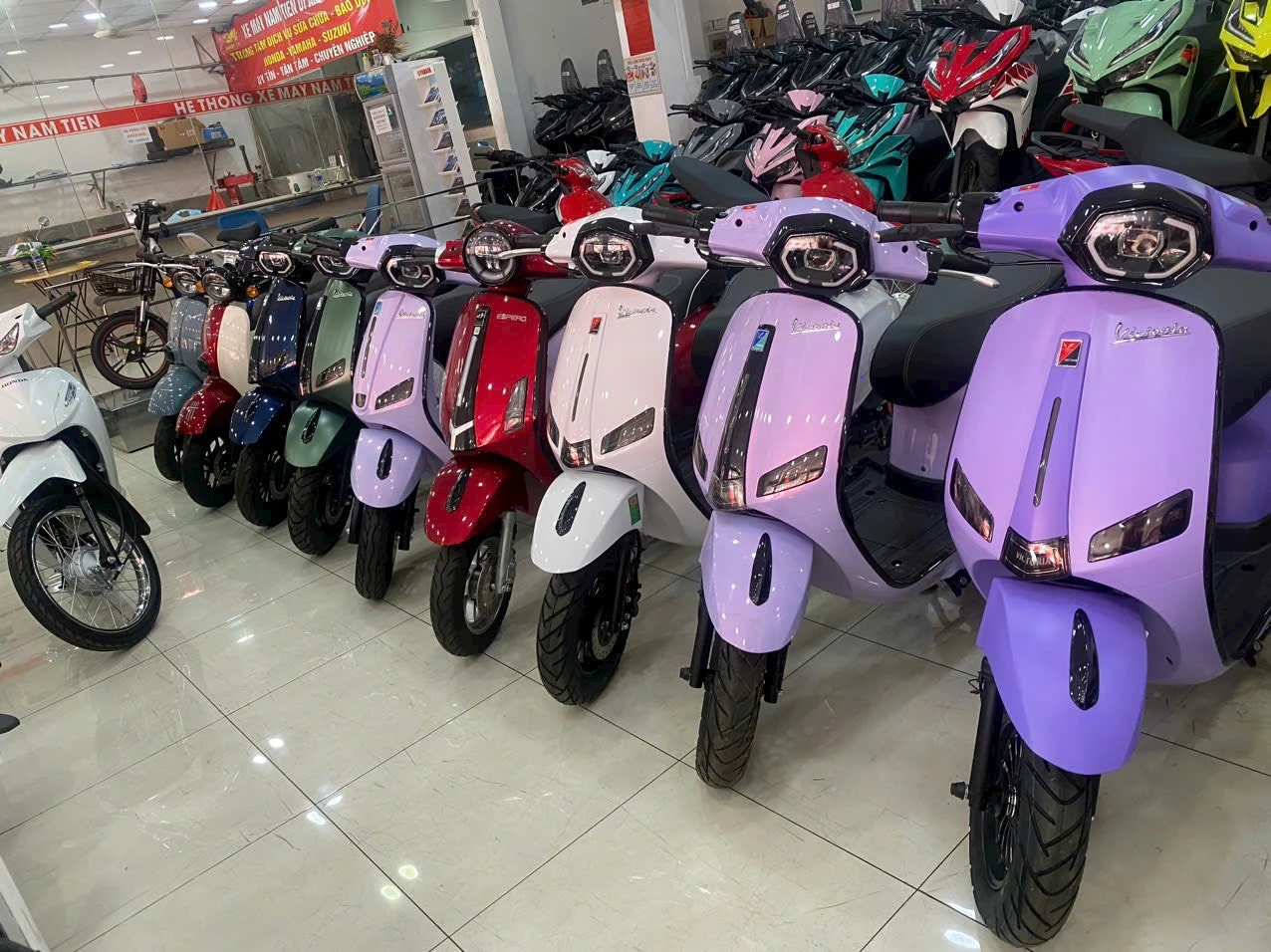 xe-may-vespa-50cc-tai-nam-tien