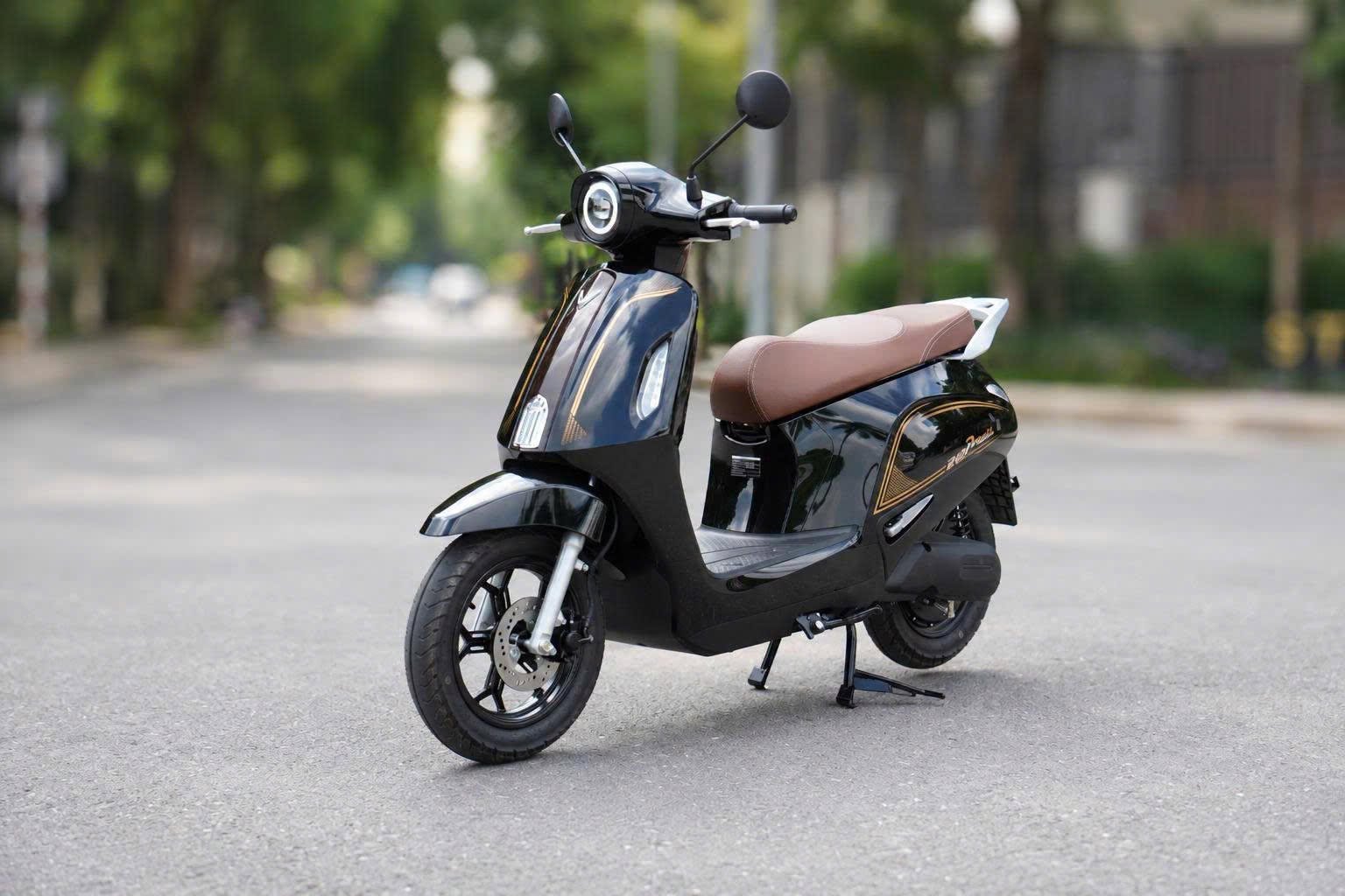 5 mẫu xe máy điện màu đen đẹp đáng mua năm 2026