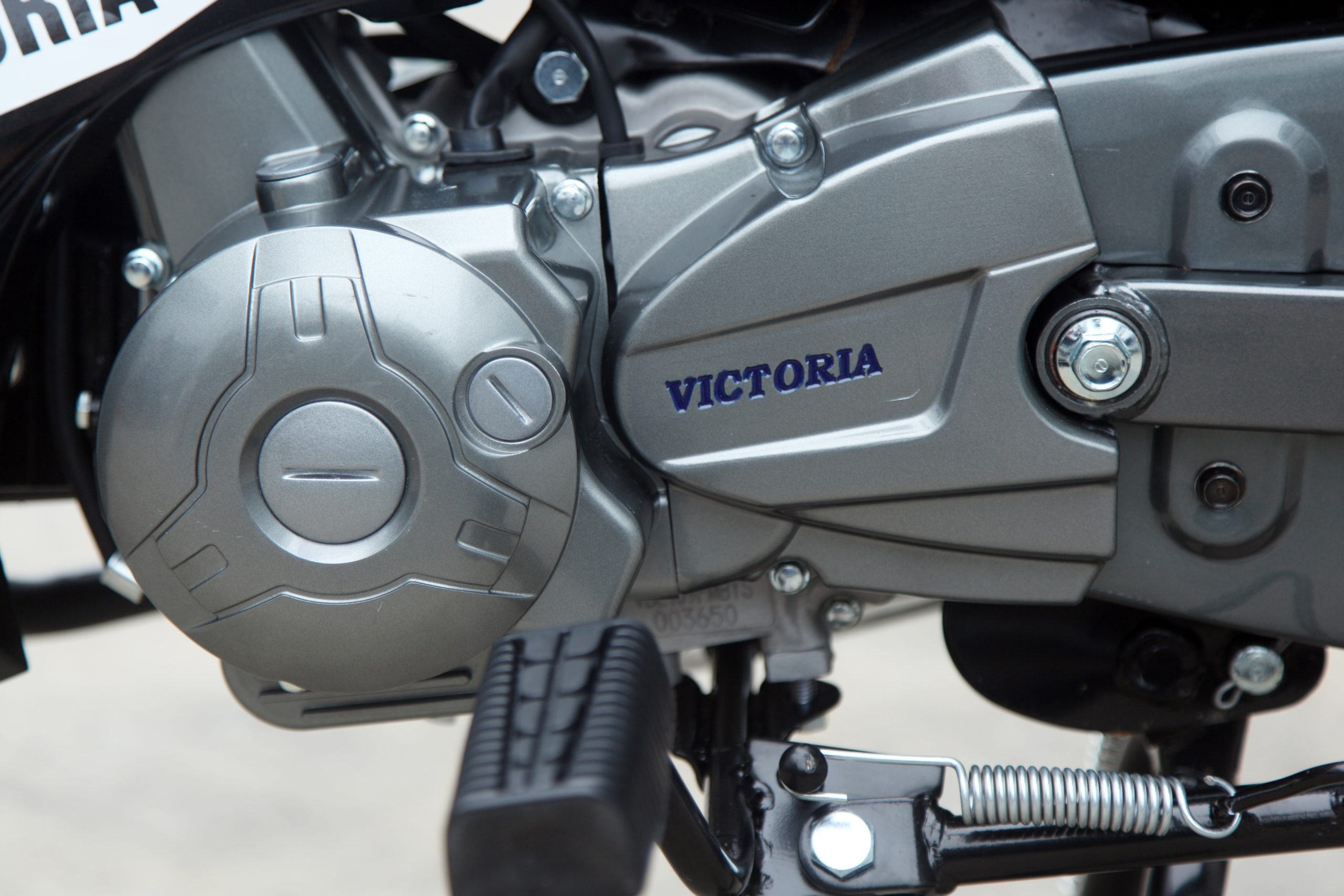 Đong-co-Victoria-50cc-Exciter-van-hanh-the-nao-?